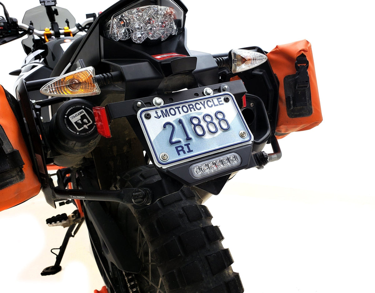 FEU STOP LED B6 DENALI AVEC SUPPORT DE PLAQUE